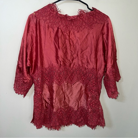 Moulinette Soeurs Anthropologie
Burnt Red Lace Top Size Small - Picture 4 of 4